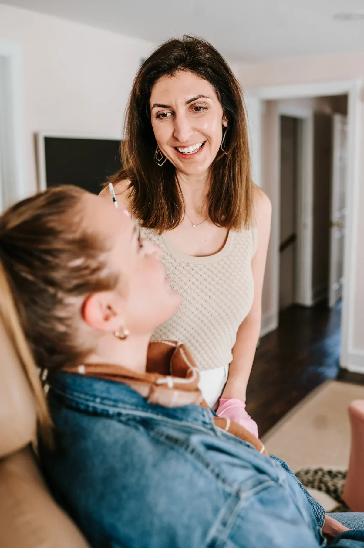 Using dermal filler injections for their anti-aging benefits