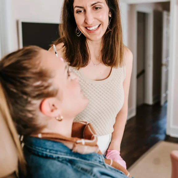 Using dermal filler injections for their anti-aging benefits